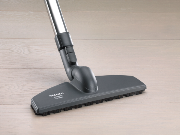 Миле Пылесос Complete C3 Active Parquet SGDF3 белый лотос Miele